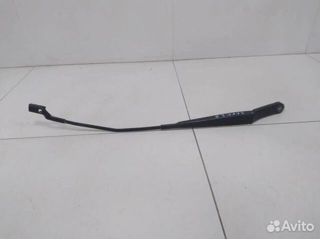 Поводок стеклоочистителя передний правый Skoda Rap