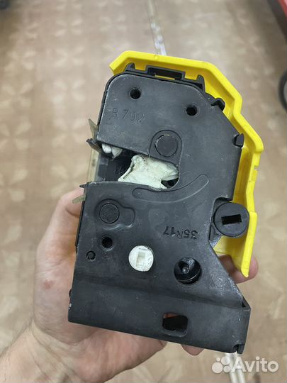 Замок двери задней правой Alfa Romeo Stelvio 949