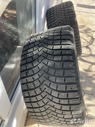 Michelin X Radial 295/35 R21