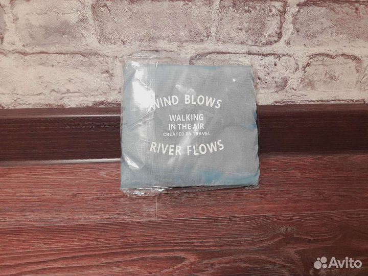 Синяя спортивная сумка для путешествий