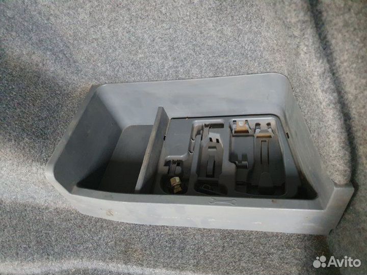 Обшивка багажника правая Bmw 318I E90 N46B20BZ