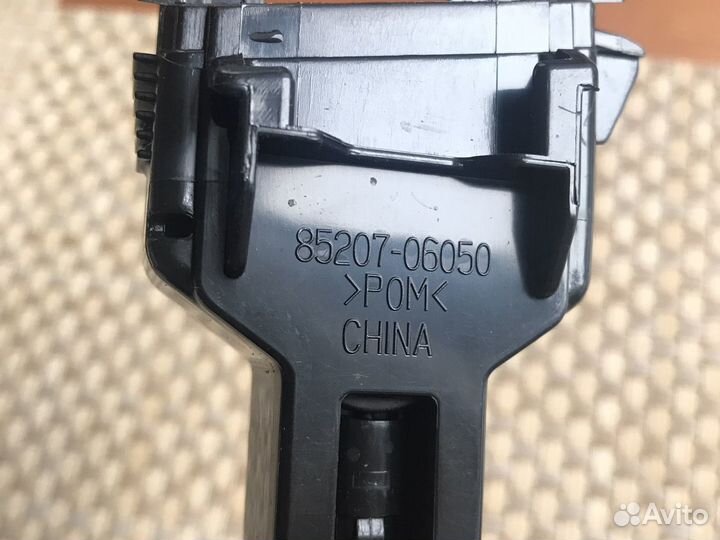 Форсунка омывателя фары правая Camry V50 2011-2017