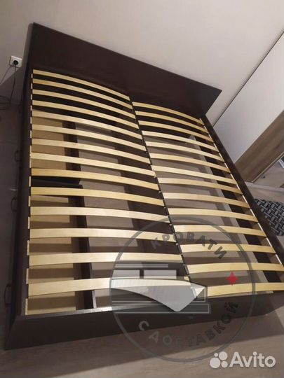 Кровать двуспальная