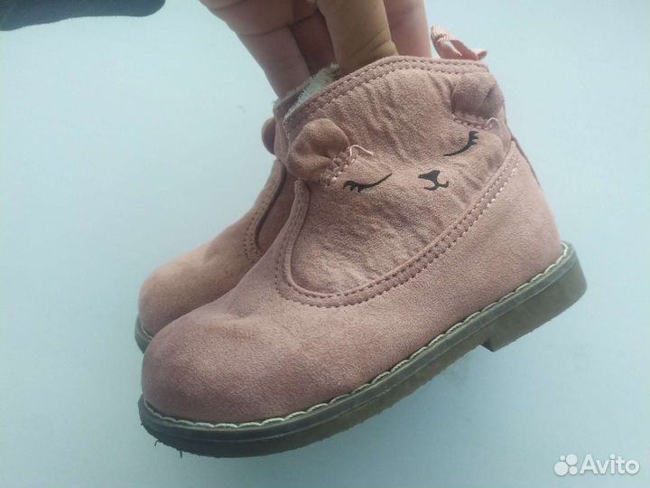 Сапожки весенние для девочки