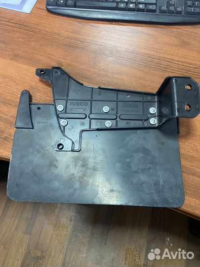 Брызовик передний левый iveco дейли