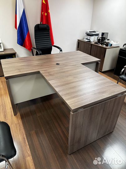 Стол для переговоров бу