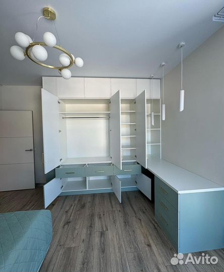 Шкаф с письменным столом