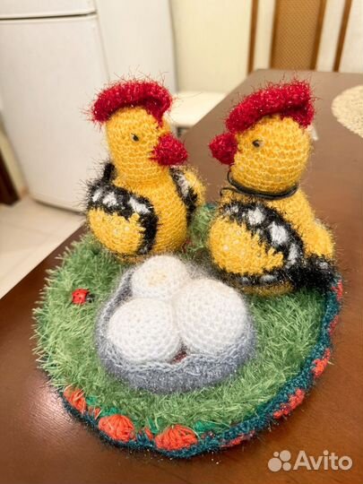 Декоративные петушки курочки мягкие вязаные