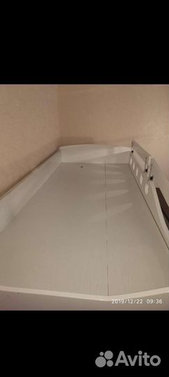 Детская кровать чердак со столом и шкафом