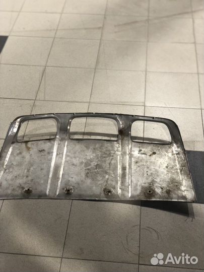 Накладка на бампер