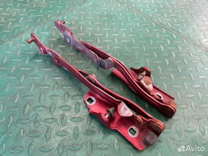 Петля крышки багажника Honda Civic D15B2 1992