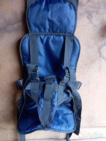 Автомобильное бескаркасное детское кресло