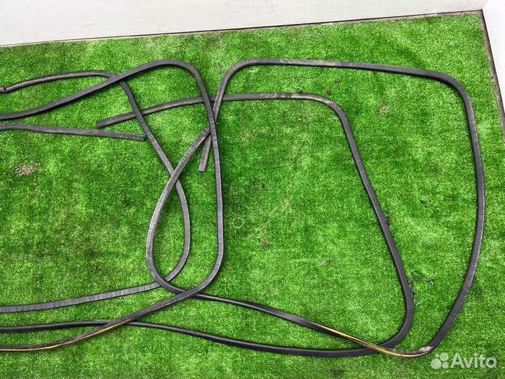 Уплотнитель оконный Ford Transit 8 MK8 2014- BUS