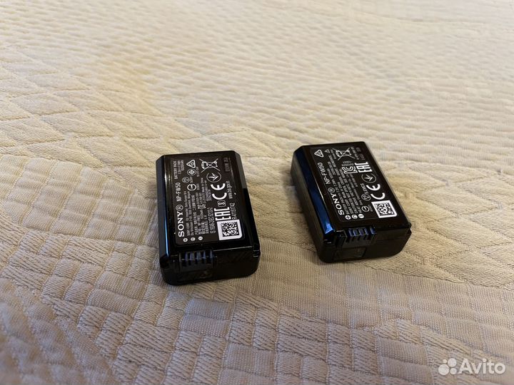 Sony alpha 6000 kit + SEL18200LE +зарядное + сумка