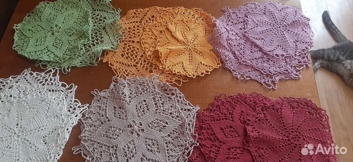 Наборы вязаных сплфеток разных цветов