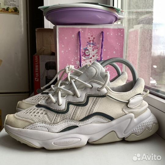 Кроссовки adidas ozweego женские