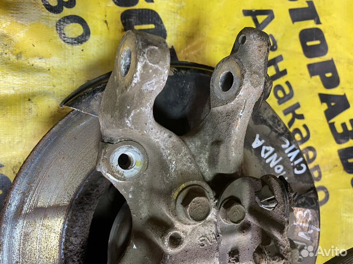 Задняя левая ступица Honda Civic 4D