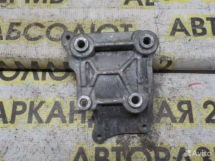 Кронштейн кондиционера Suzuki Grand Vitara III 20