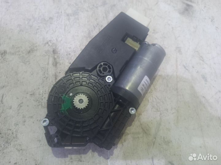 Моторчик люка Мерседес W222 S