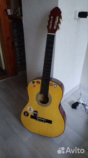 Классическая гитара шестиструнная