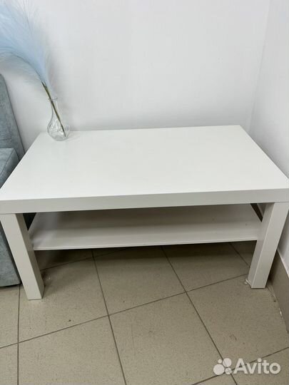 Кушетки, лампа, матрас, стол