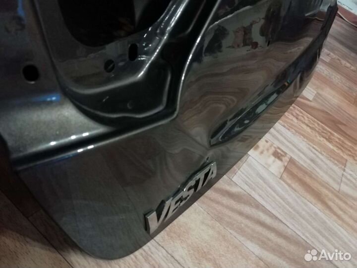 Крышка багажника Лада Веста