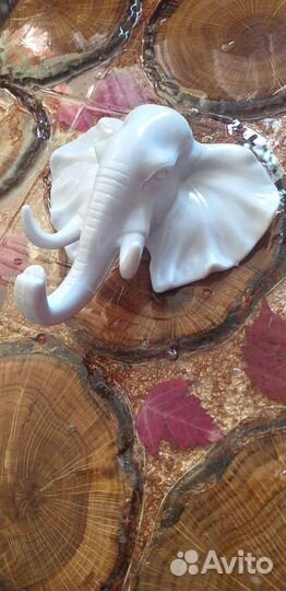 Крючок-вешалка