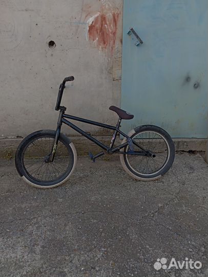 Трюковой велосипед BMX