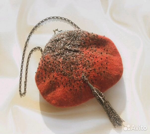 Комплект(сумочка,митенки,брошь)