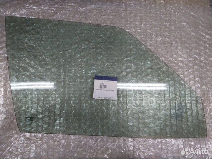 Стекло двери переднее правое Saab 9000 4D SED