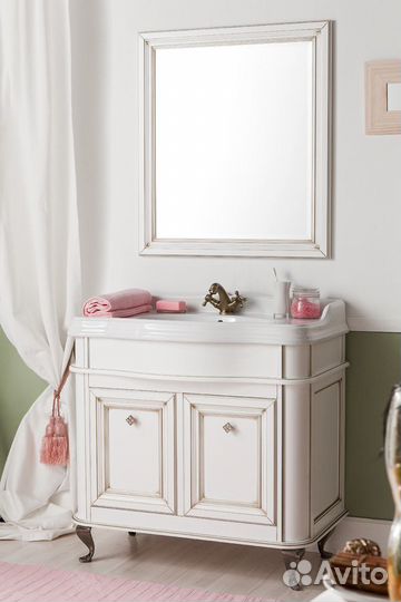 Комплект мебели для ванной комнаты