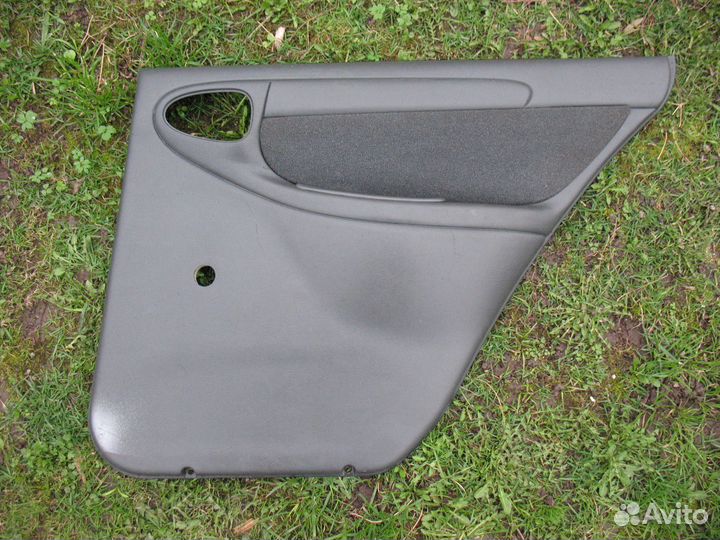 Задняя правая обшивка двери Chevrolet Lanos