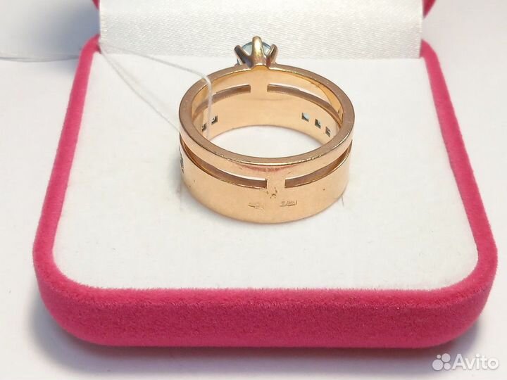 Кольцо с камнями золотое