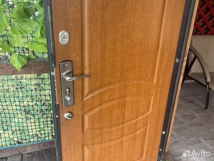 Дверь входная