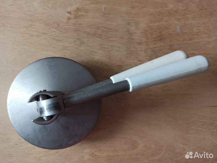 Машинка для закрутки банок