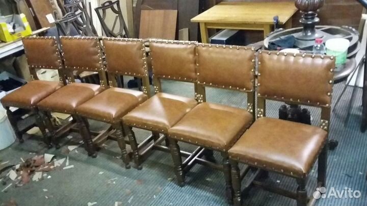 Перетяжка и замена обивки диванов из велюра