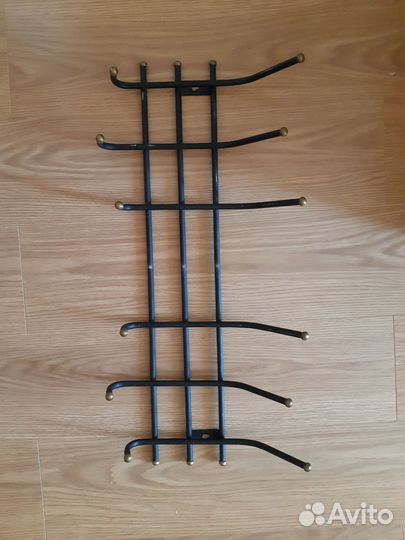 Вешалка для одежды настенная