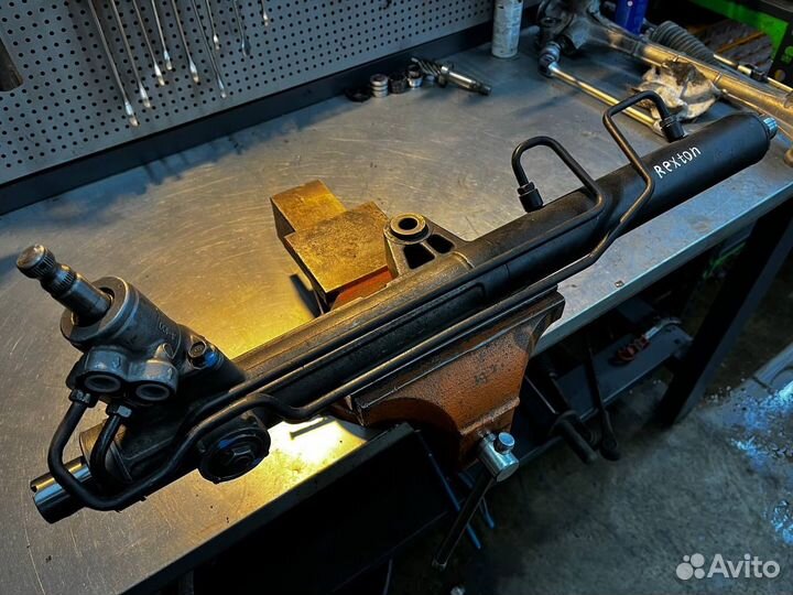 Рулевая рейка SsangYong Rexton