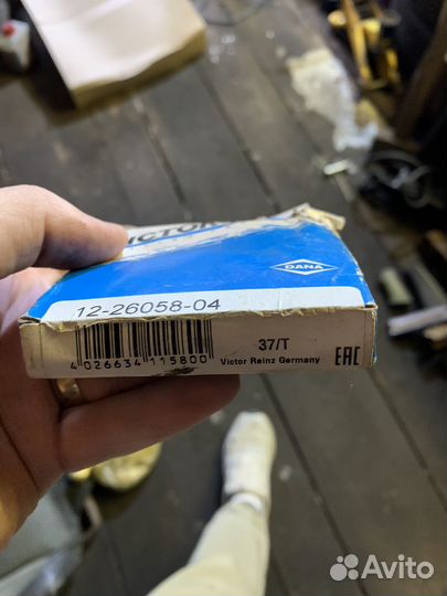 Маслосьемные колпачки volvo 2.4 victor reinz