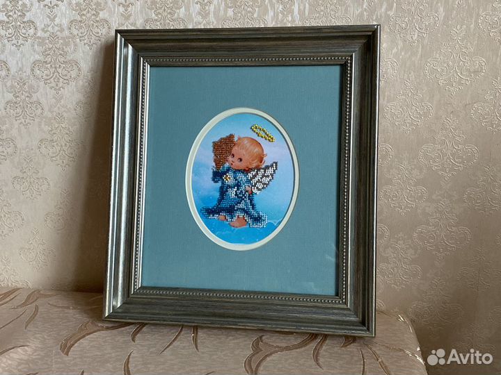 Ангелочек с морской раковиной. Вышивка бисером в д