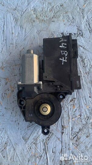 Моторчик стеклоподъемника Audi A4 B7 (2004 - 2009)