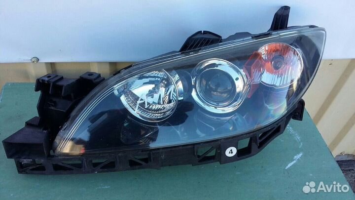 Фара левая правая на Mazda3