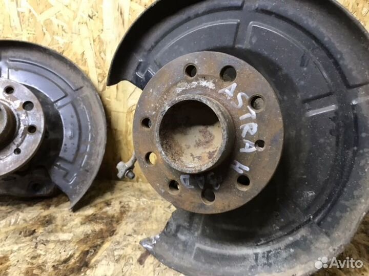 Ступица задняя Opel Astra H седан 1.8 2011