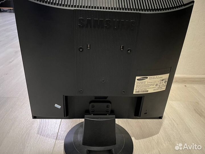 Монитор Samsung syncmaster 720N