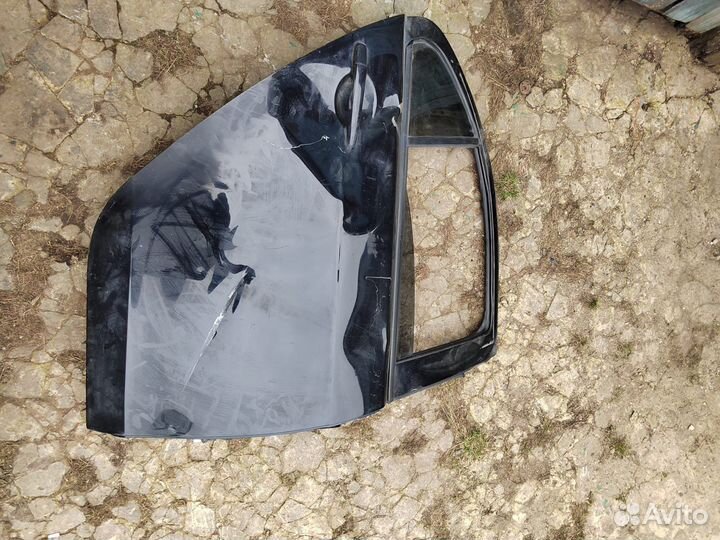 Дверь на lancer 10