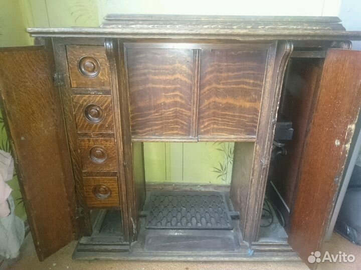 Швейная машинка singer