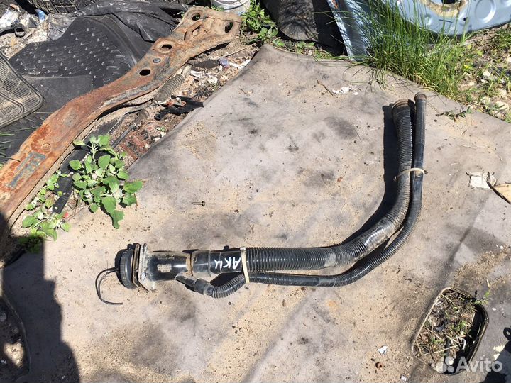 Заливная горловина бензобака Хендай Акцент