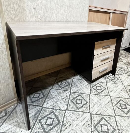 Стол письменный,компьютерный