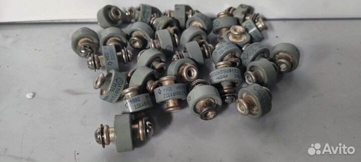 Конденсатор К15У-1 18пФ