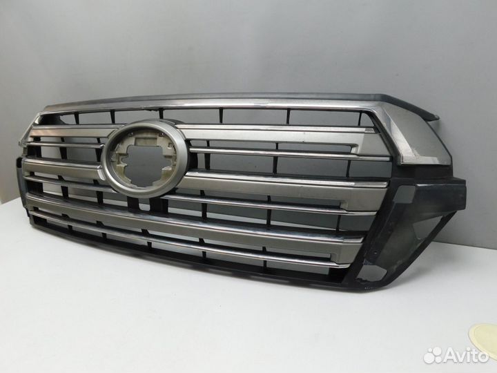 Решетка радиатора Land Cruiser (200) (96022)